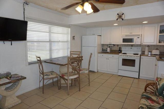 The Monterey Beach Resort St. Pete Beach Extérieur photo